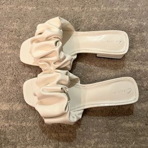 Circus by Sam Edelman 7.5 womens white puff sandal